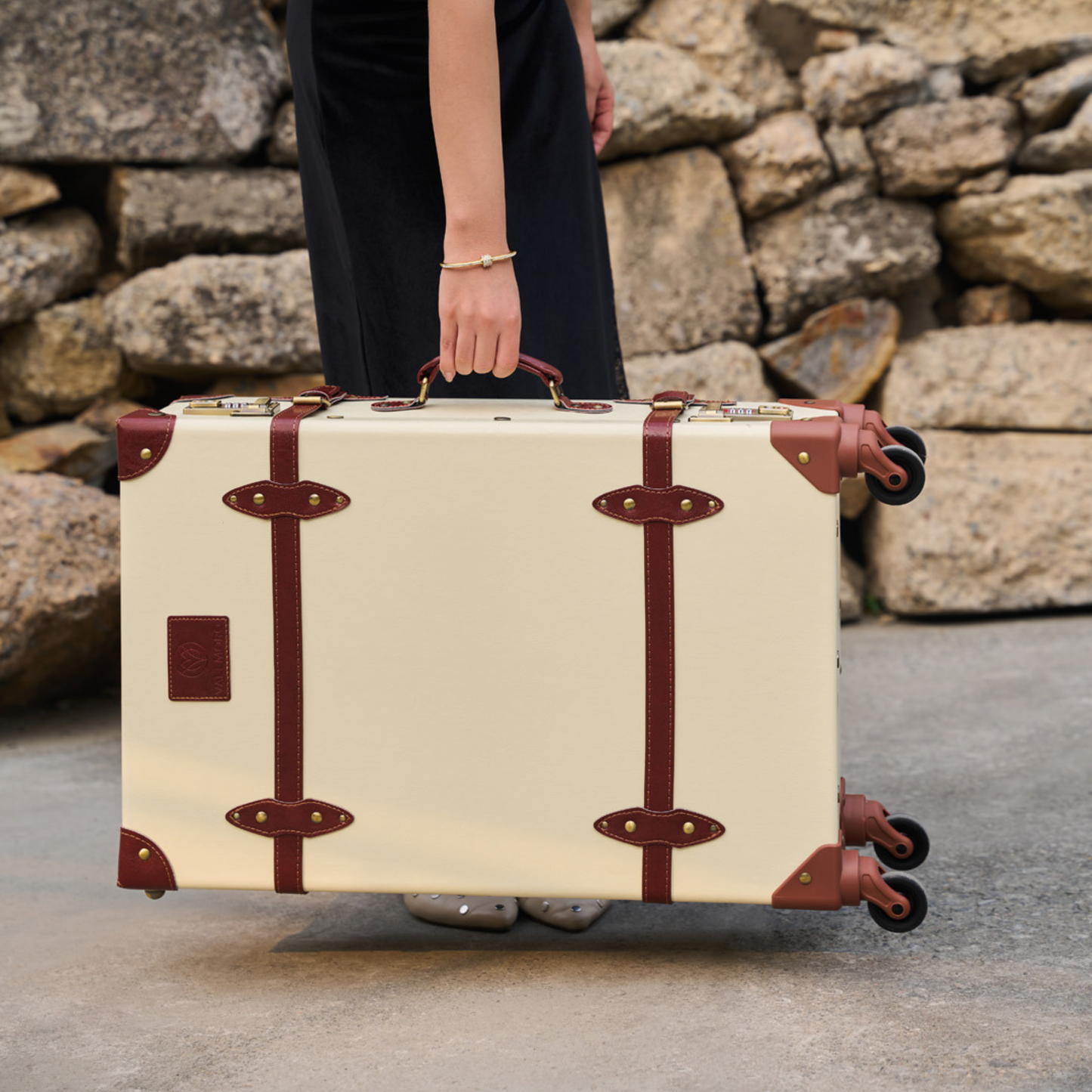 Cream Check-in Large